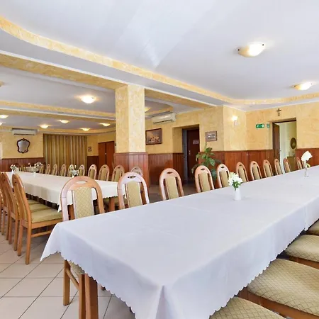 Stary Ratusz Pensionat Kostomloty